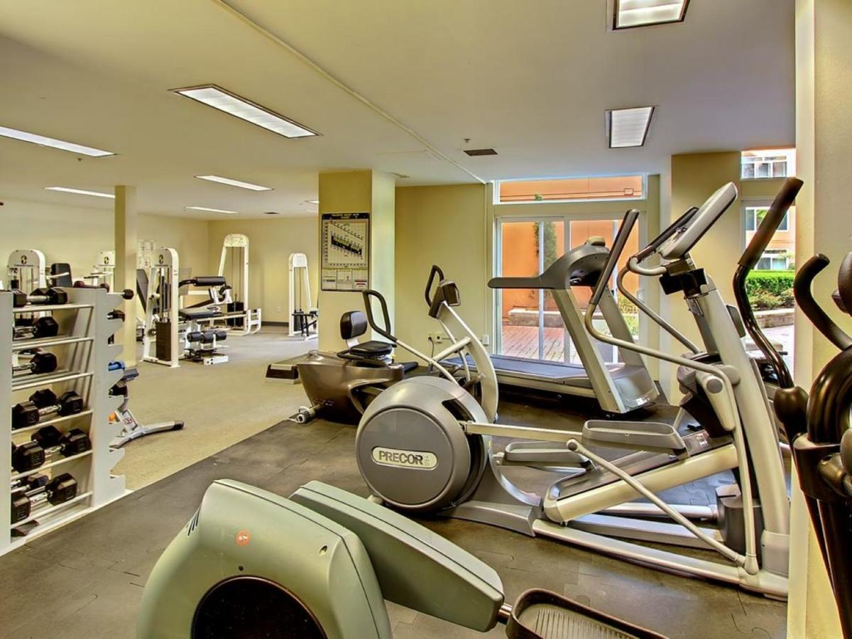 City Water View Oasis With Pool & Gym Near Cruise In Heart Of Seattle Exterior foto